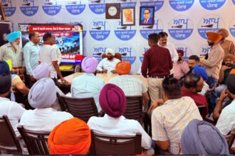 Kulwant Singh Meets Landowners Over Acquisition Issues in Mohali