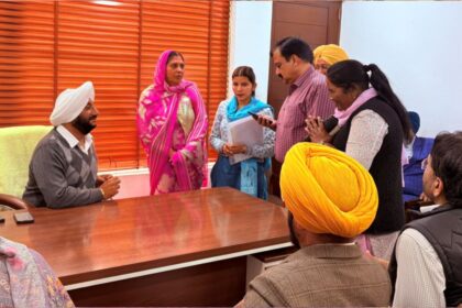 Kulwant Singh Meets Mohali Residents, Assures Immediate Resolution of Issues