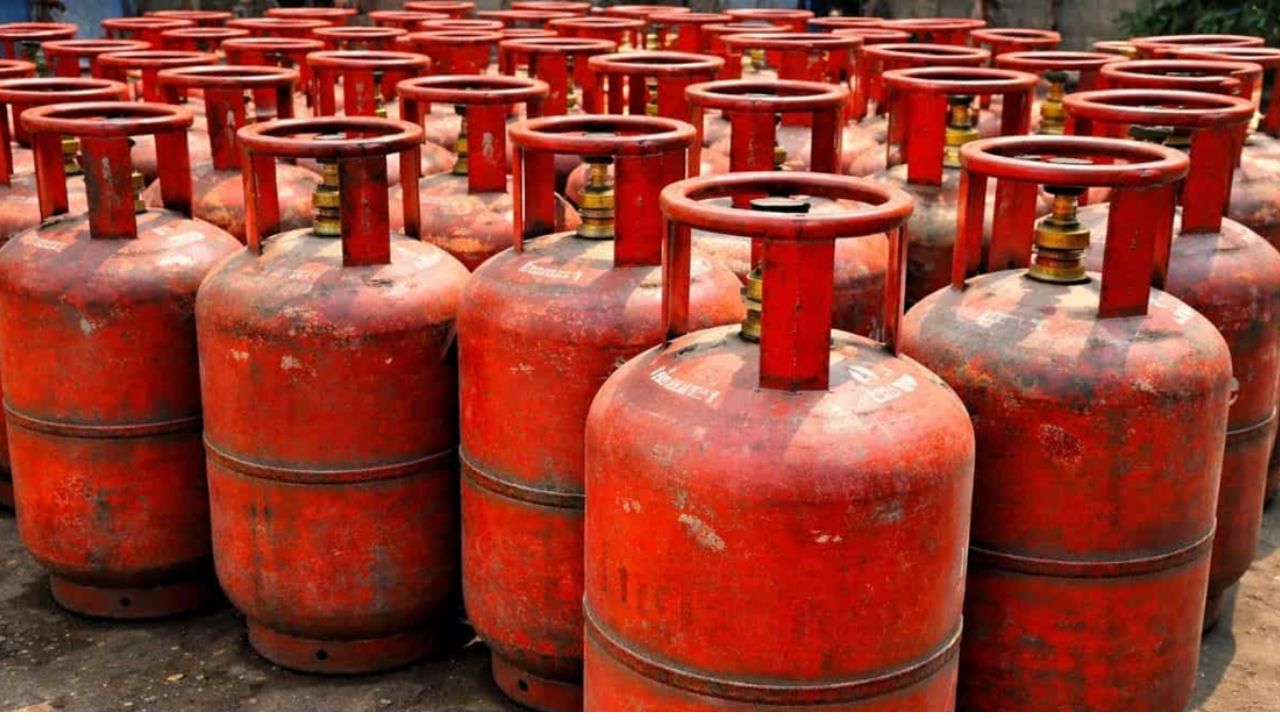 AAP Protests Across Punjab Against Commercial LPG Cylinder Price Hike