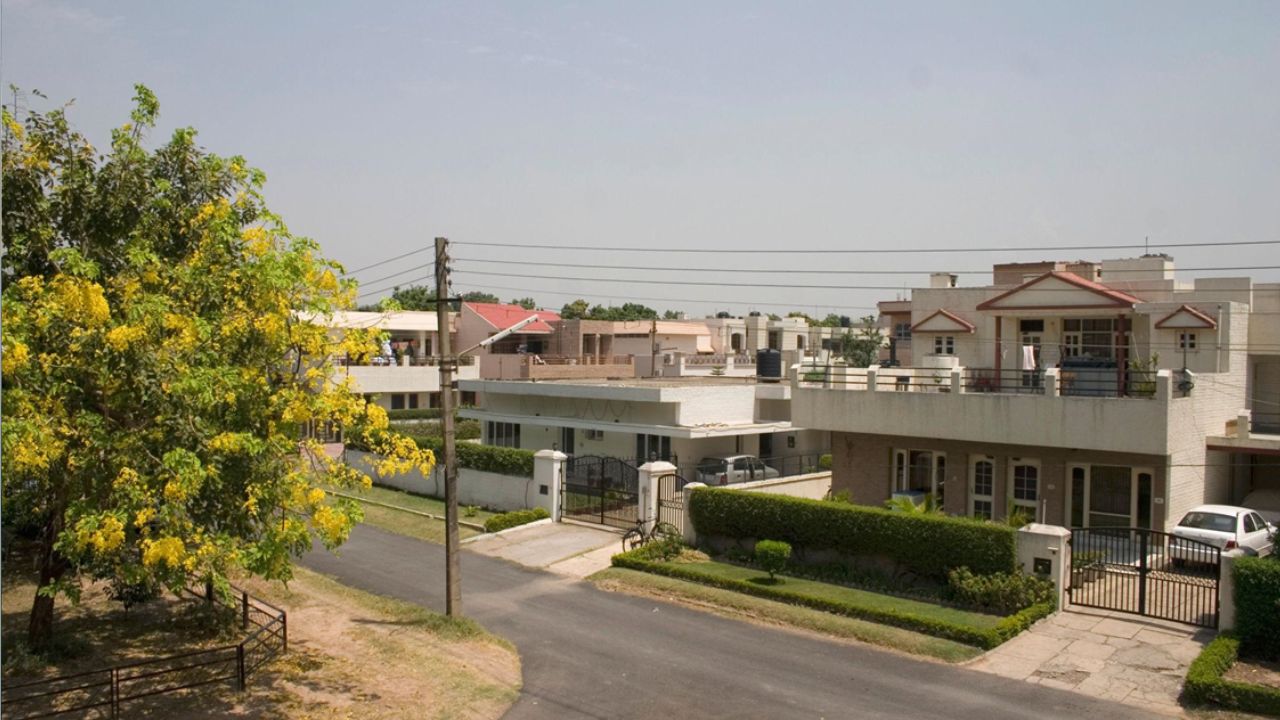 What Free Electricity Actually Means For Ordinary Families | Mohali Dialogues