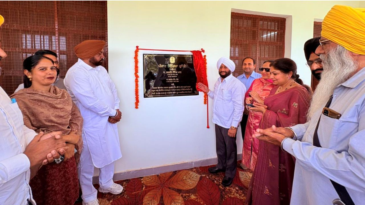 Kulwant Singh Inaugurates Classroom at School of Eminence Bakarpur