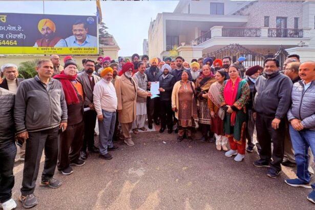 Kulwant Singh Meets IT Sector RWAs Over Enhancement Fee Issue in Mohali