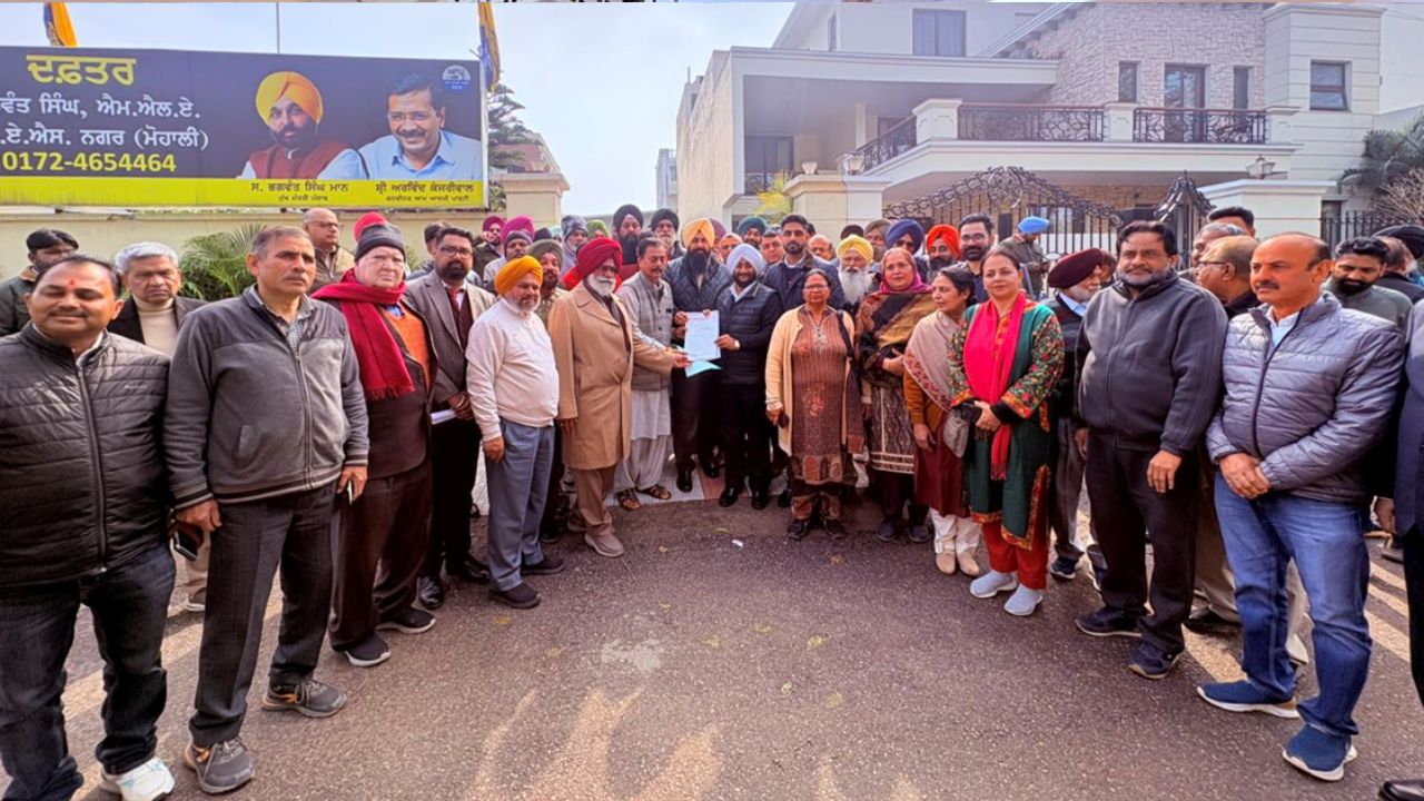Kulwant Singh Meets IT Sector RWAs Over Enhancement Fee Issue in Mohali