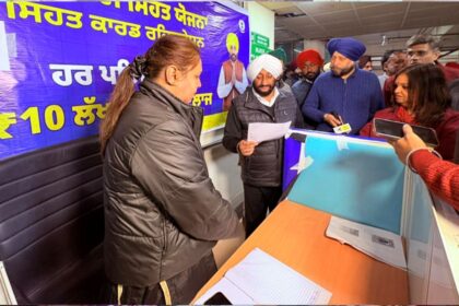 Kulwant Singh Visits Phase-6 Hospital, Reviews Health Scheme in Mohali