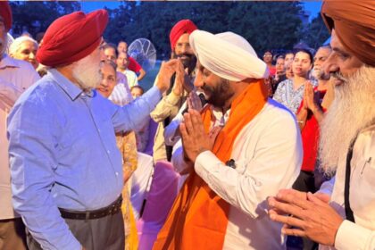 Kulwant Singh Campaigns for Anu Babbar in Mohali Ward No. 9