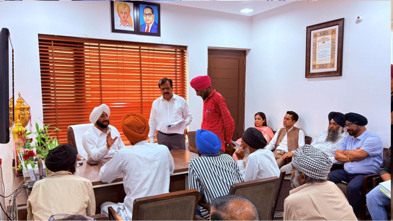 Kulwant Singh Meets Residents During Office Interaction in Mohali