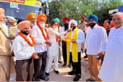 Kulwant Singh Flags Off Pilgrimage Bus from Jujhar Nagar in Mohali