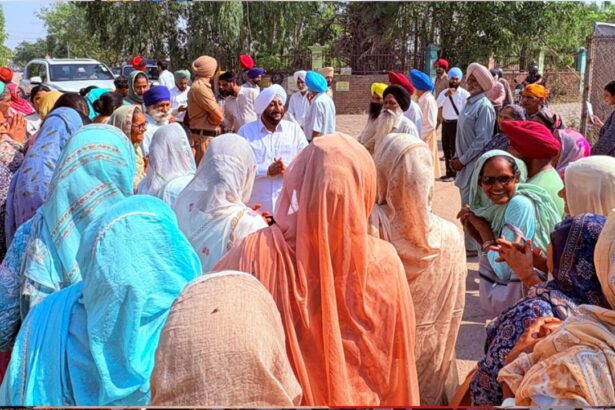 Kulwant Singh Flags Off Pilgrimage Bus from Chappar Chiri Khurd to Amritsar Sahib