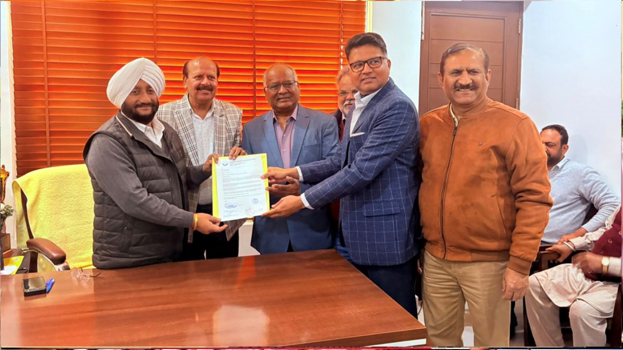 Kulwant Singh Meets Residents During Public Interaction at Mohali Office