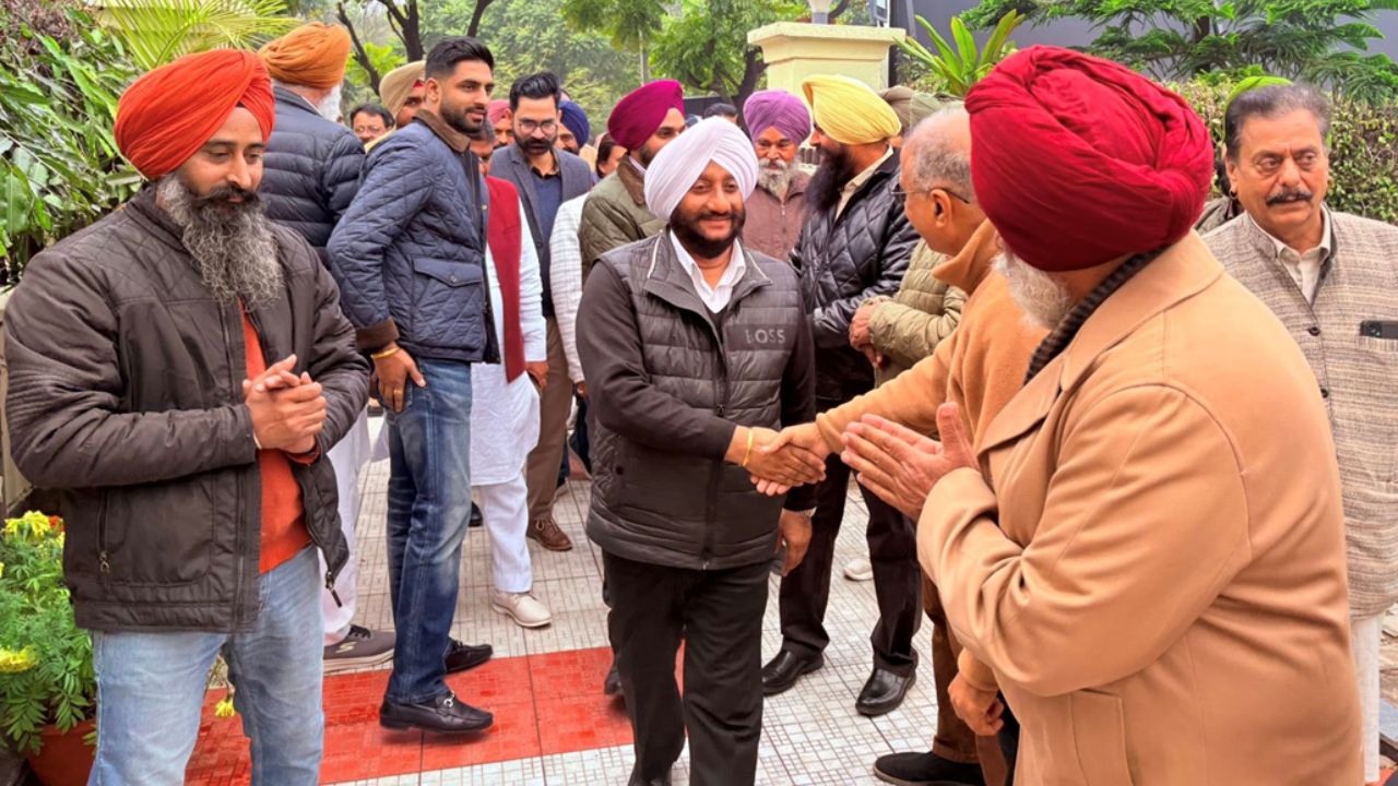 Kulwant Singh Meets Residents During Public Interaction at Mohali Office
