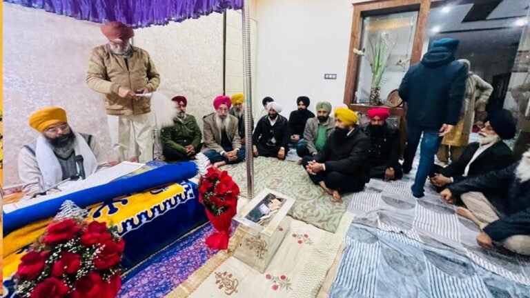 Kulwant Singh Attends Sri Akhand Path Sahib Samagam At Surinder Singh Basati Residence In Mohali