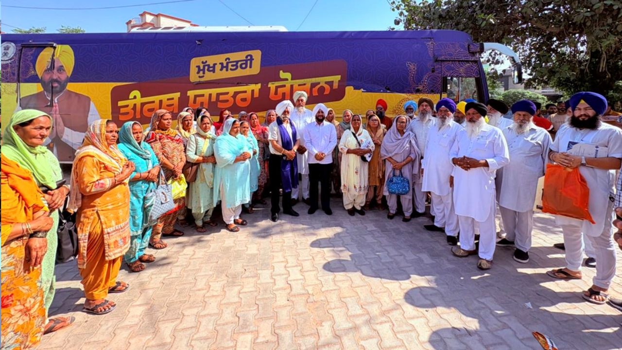 Kulwant Singh Flags Off Pilgrimage Bus from Raipur Kalan Mohali
