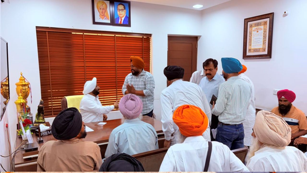 Kulwant Singh Reviews Public Grievances, Directs Immediate Action in Mohali