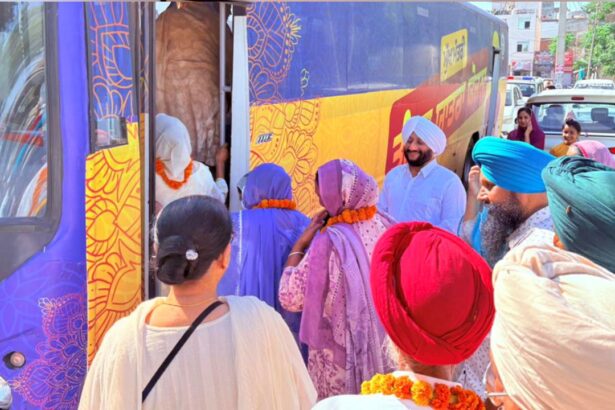 Kulwant Singh Flags Off Pilgrimage Bus from Kumbra Mohali