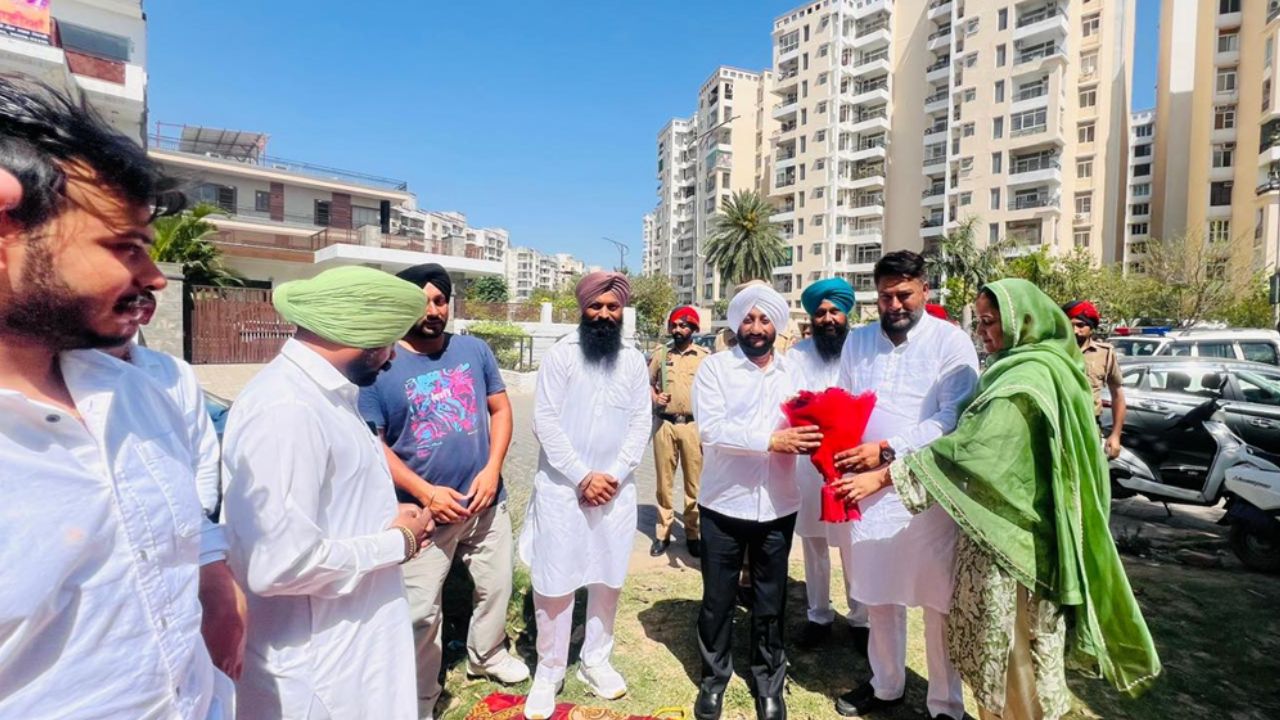Kulwant Singh Meets TDI City-117 Residents, Reviews Local Issues