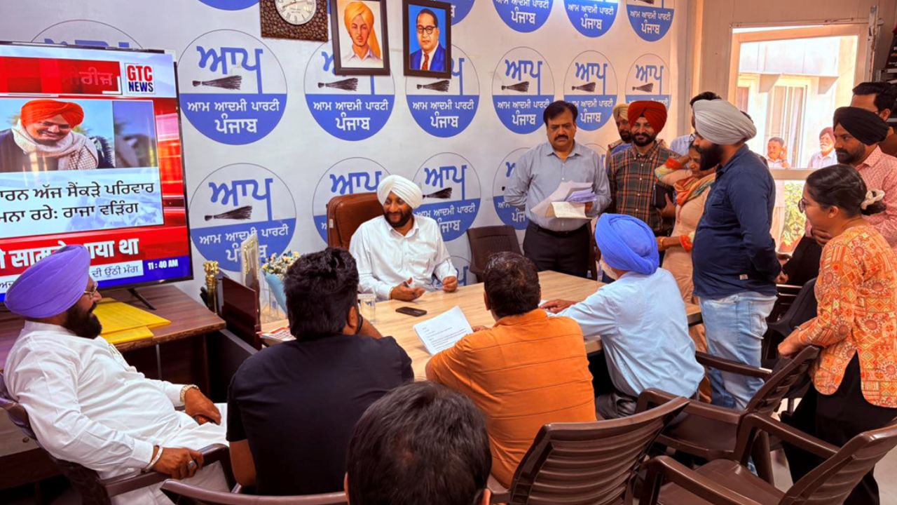 Kulwant Singh Meets Residents, Assures Swift Grievance Redressal in Mohali