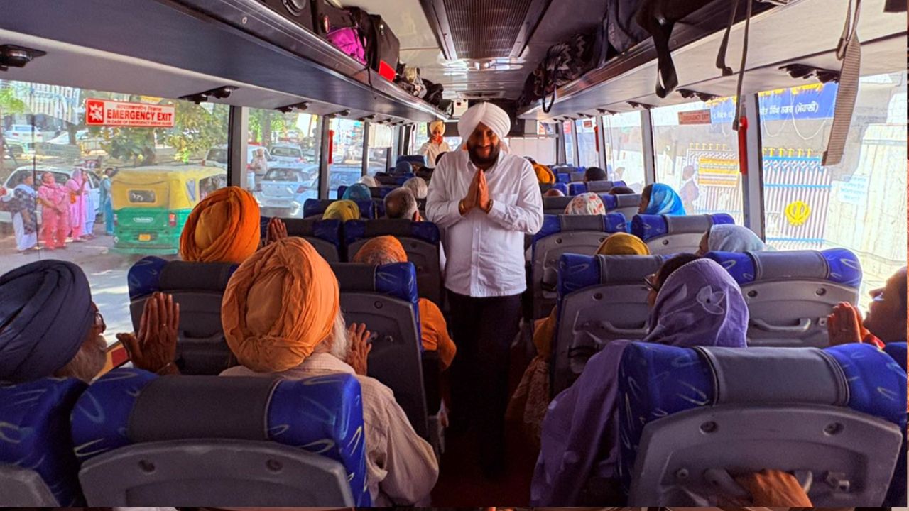 Kulwant Singh Flags Off Two Pilgrimage Buses from Phase-1 Mohali