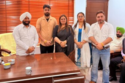Kulwant Singh Meets Residents, Assures Timely Grievance Redressal in Mohali