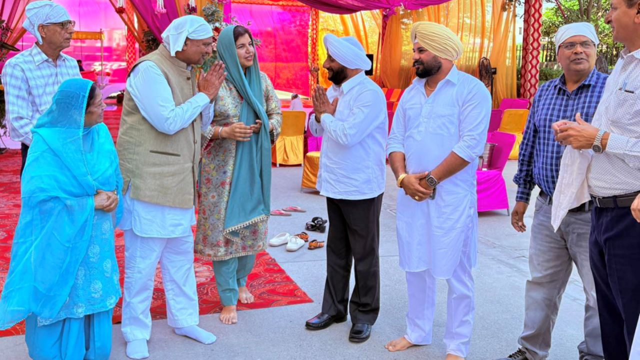 Kulwant Singh Attends Sukhmani Sahib Path at Wave Gardens Mohali