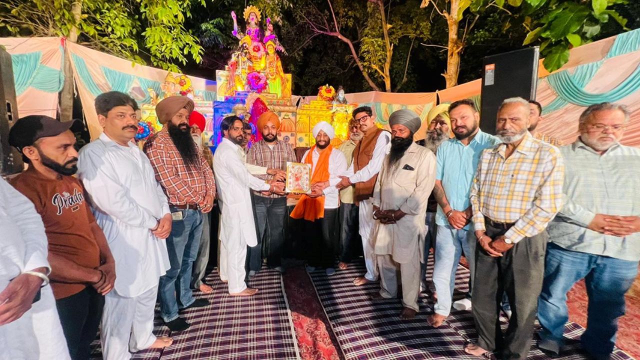 Kulwant Singh Attends Maa Bhagwati Jagran in Bahilolpur Mohali