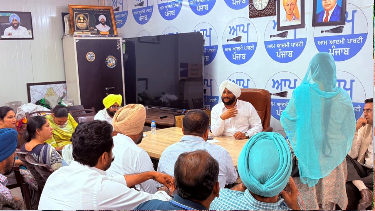 Kulwant Singh Meets Residents, Assures Solutions to Public Issues in Mohali