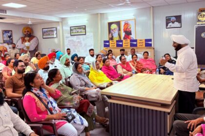 Kulwant Singh Meets Party Volunteers, Reviews Development in Mohali
