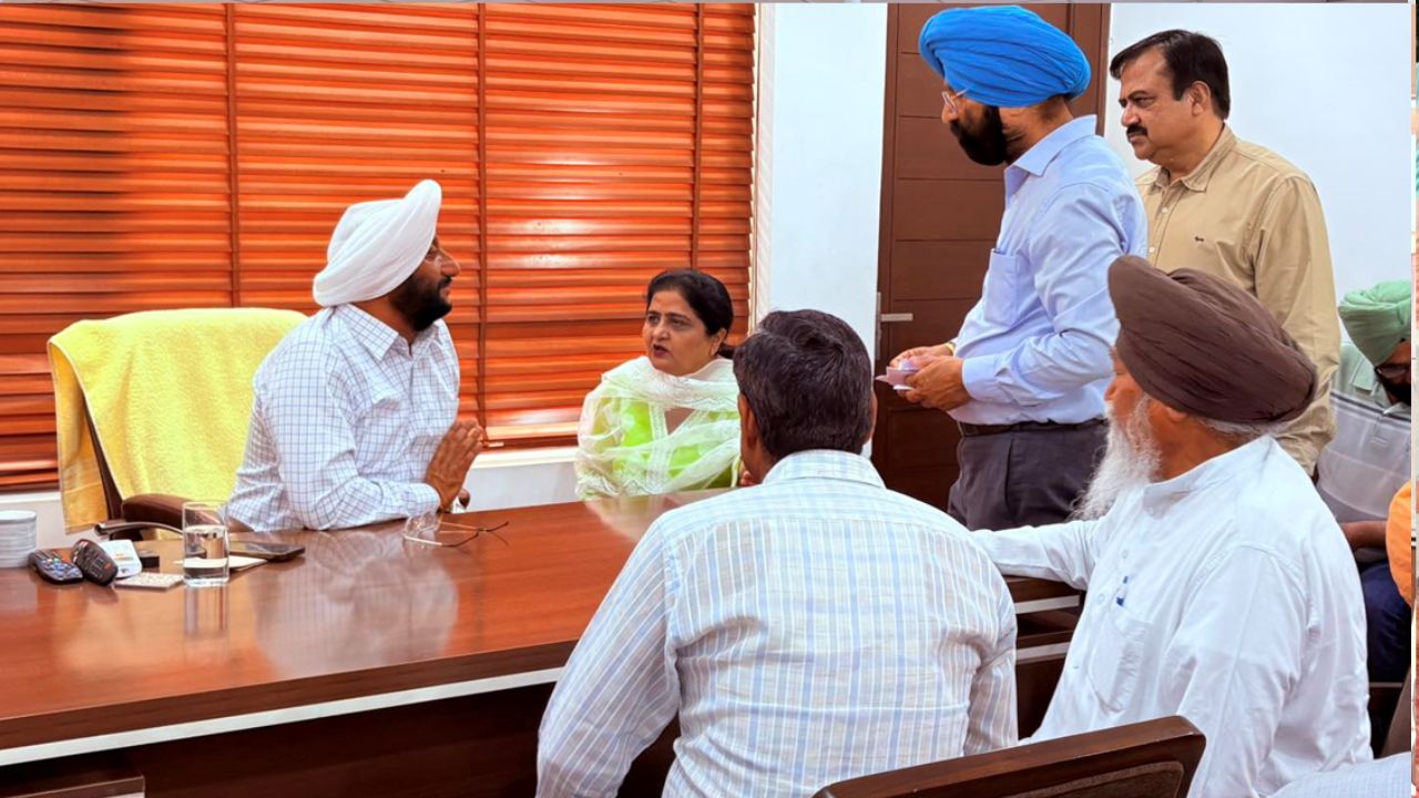 Kulwant Singh Meets Residents, Assures Swift Grievance Redressal in Mohali