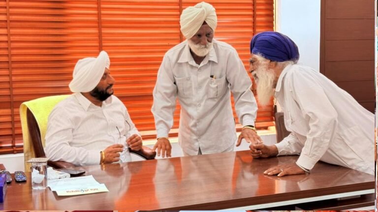 Kulwant Singh Meets Mohali Residents at Office, Assures Prompt Resolution of Public Grievances