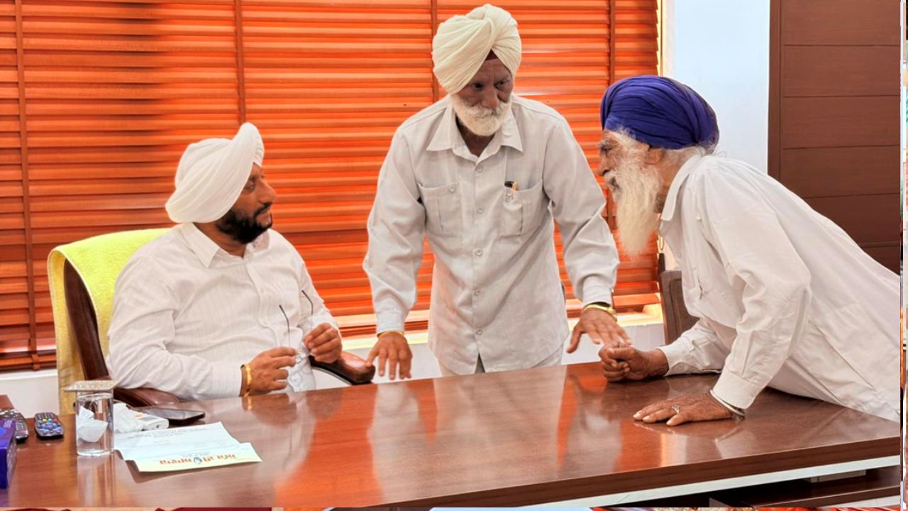 Kulwant Singh Meets Residents, Assures Prompt Grievance Redressal in Mohali