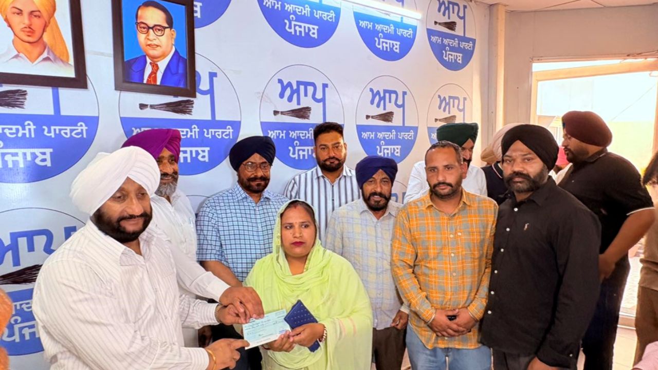 Kulwant Singh Distributes ₹5 Lakh Grants to 13 Panchayats in Mohali