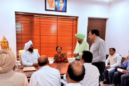 Kulwant Singh Meets Mohali Residents, Assures Quick Resolution of Public Issues
