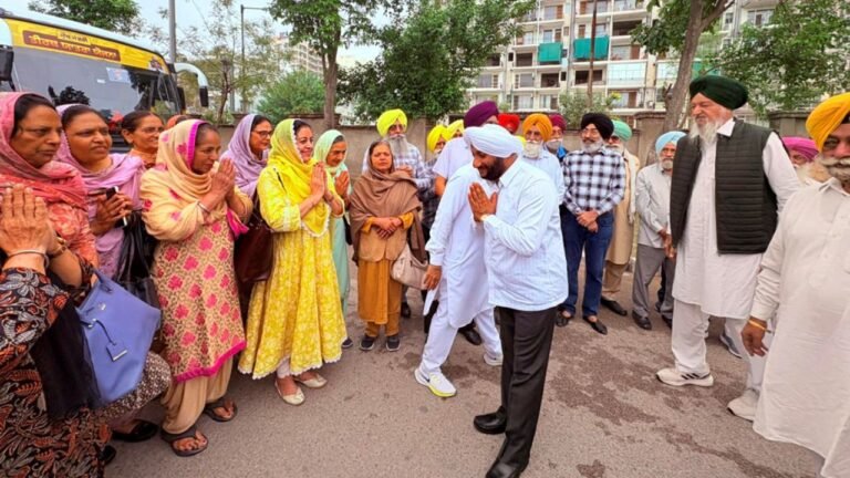 Mohali MLA Kulwant Singh Flags Off 13th Pilgrimage Bus from Sector 91 Under CM Pilgrimage Scheme