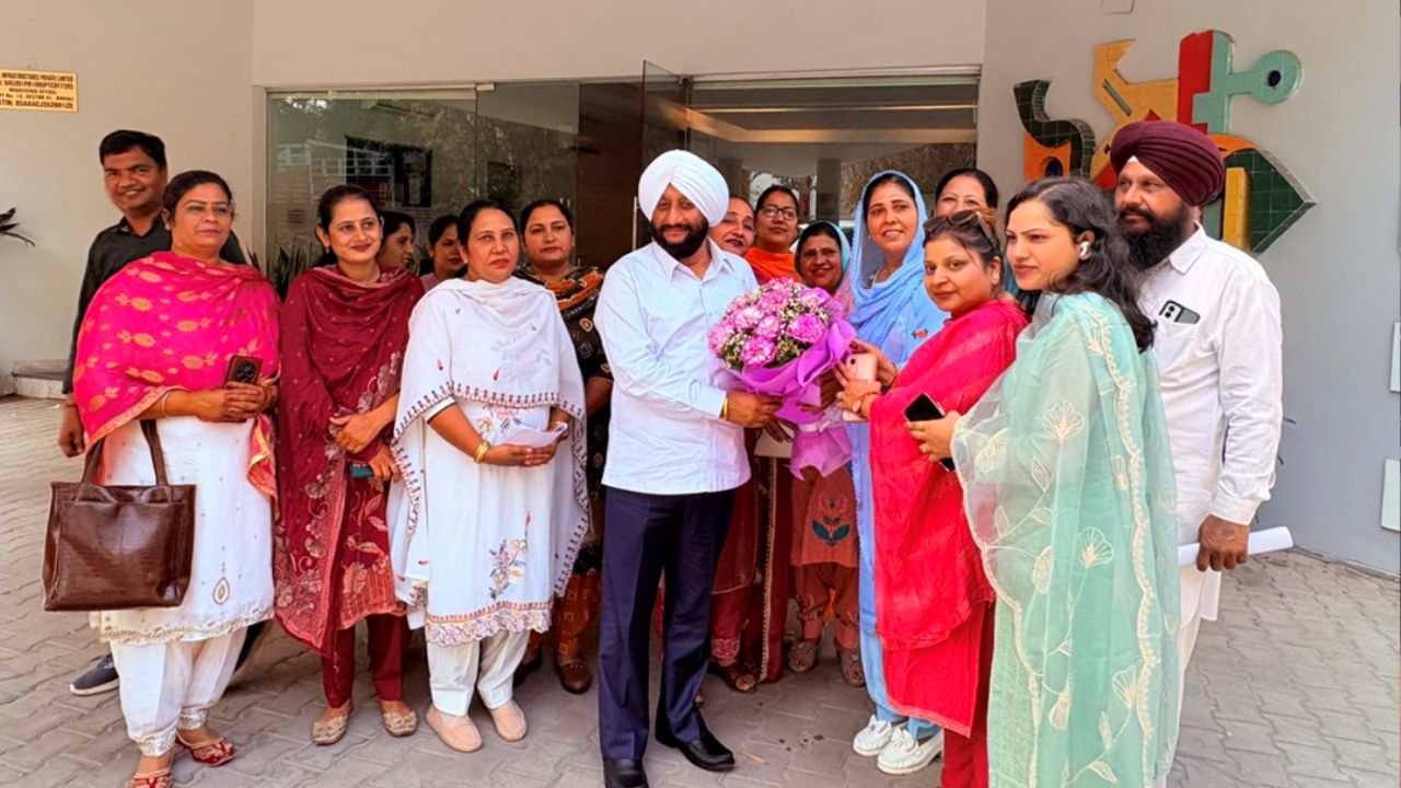 Kulwant Singh Honors Self Help Group Women in Sector 91 Mohali
