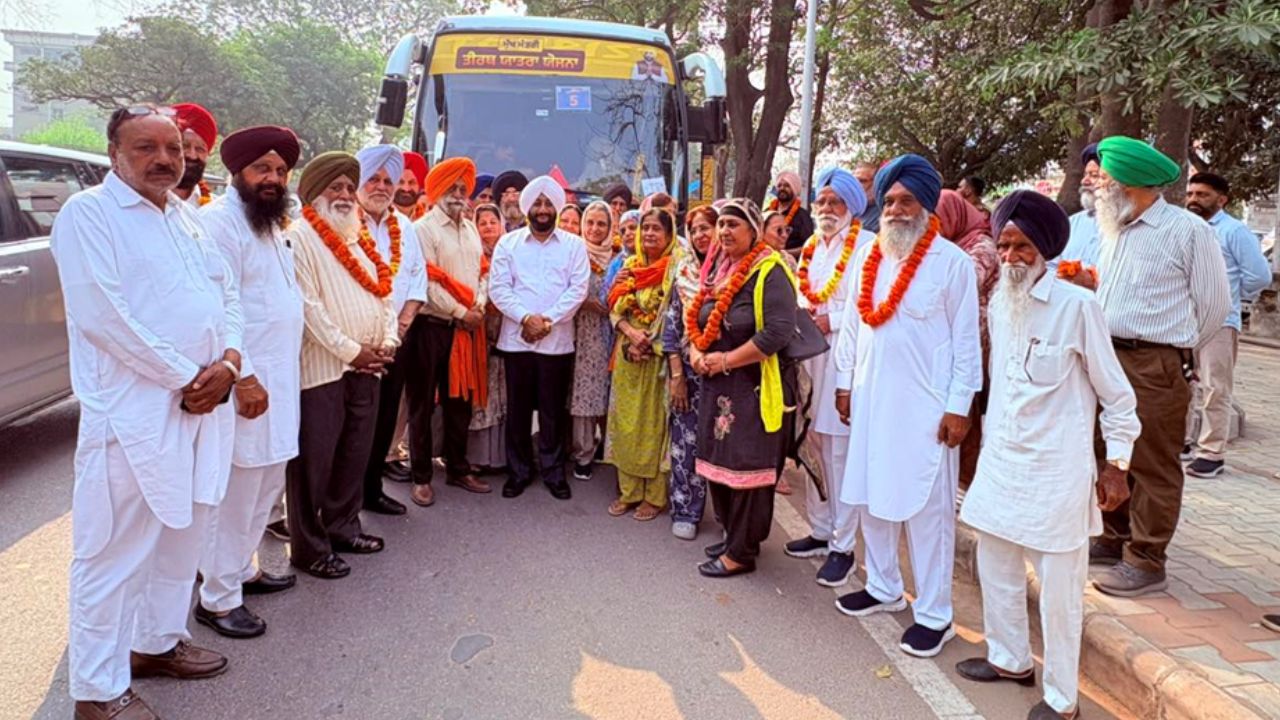 Kulwant Singh Flags Off 9th Pilgrimage Bus from Sector 68 Mohali