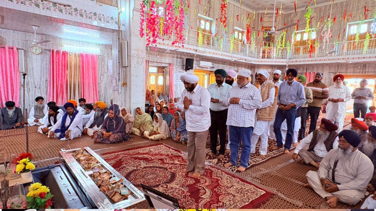 Kulwant Singh Attends Final Prayer Ceremony, Shares Grief with Family