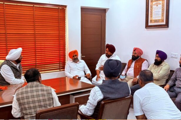 Kulwant Singh Meets Mohali Residents, Assures Timely Resolution of Issues