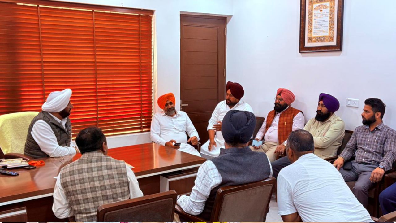 Kulwant Singh Meets Mohali Residents, Assures Timely Resolution of Issues
