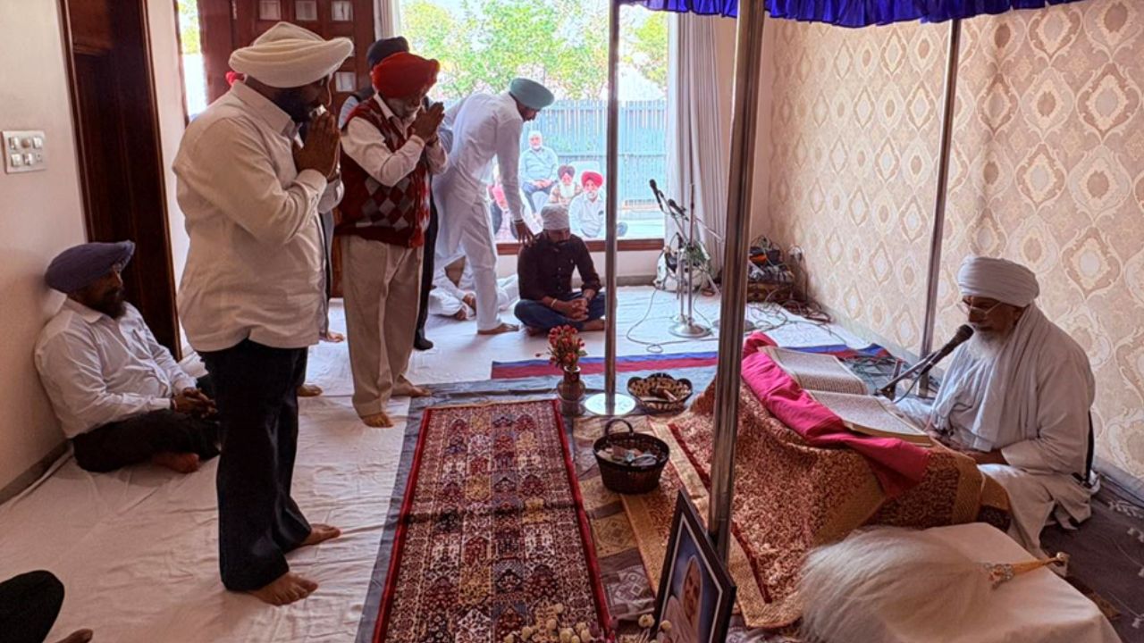 Kulwant Singh Pays Tribute at Death Anniversary Ceremony in Mohali