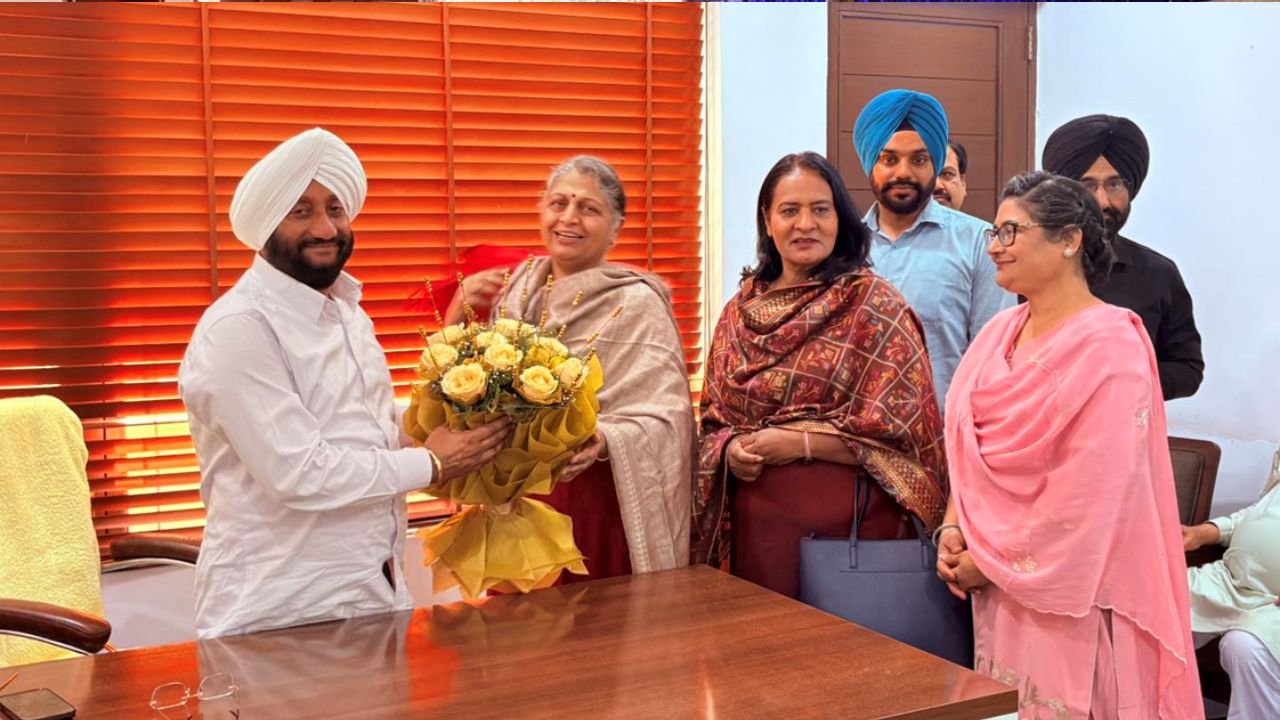 Kulwant Singh Meets Mohali Residents, Assures Immediate Action on Issues