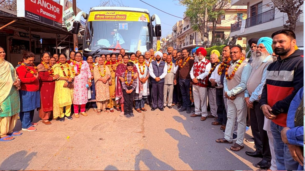 Kulwant Singh Flags Off 6th Pilgrimage Bus from Sector-66 Mohali