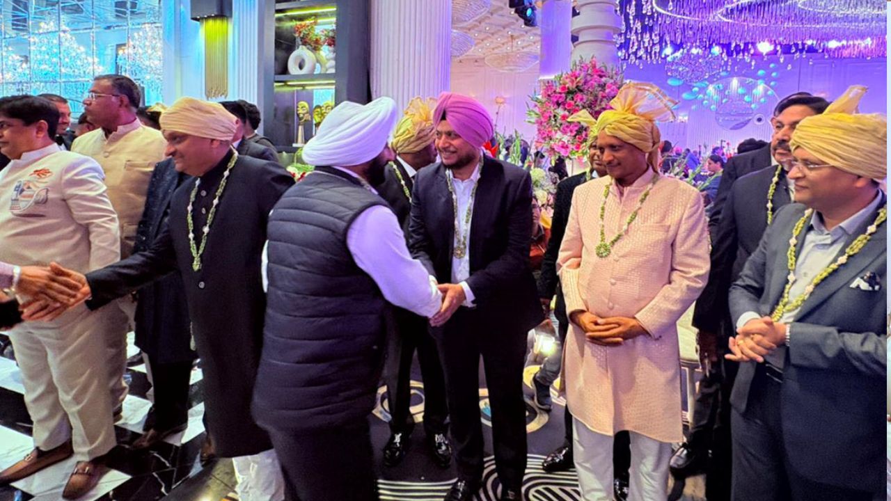 Kulwant Singh Attends Wedding of Devi Dayal Garg’s Son in Mohali