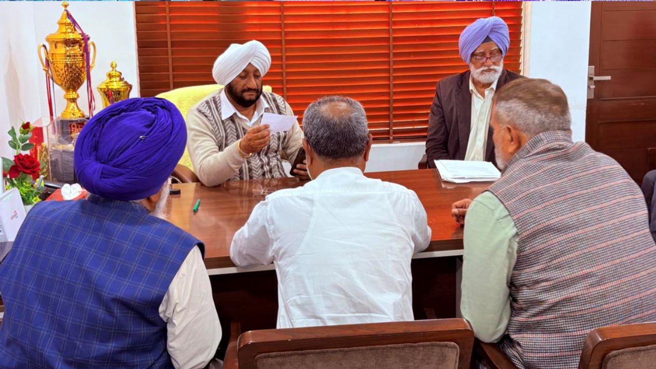 Kulwant Singh Meets Mohali Residents, Assures Immediate Resolution of Issues