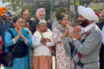 Kulwant Singh Flags Off 4th Pilgrimage Bus from Phase-11 Mohali