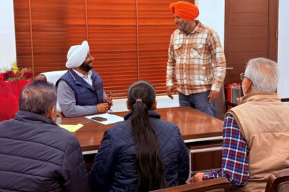 Kulwant Singh Meets Mohali Residents, Assures Swift Resolution