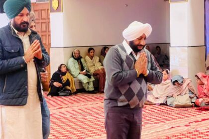 Kulwant Singh Attends Final Prayer of Major Surinder Singh in Mohali