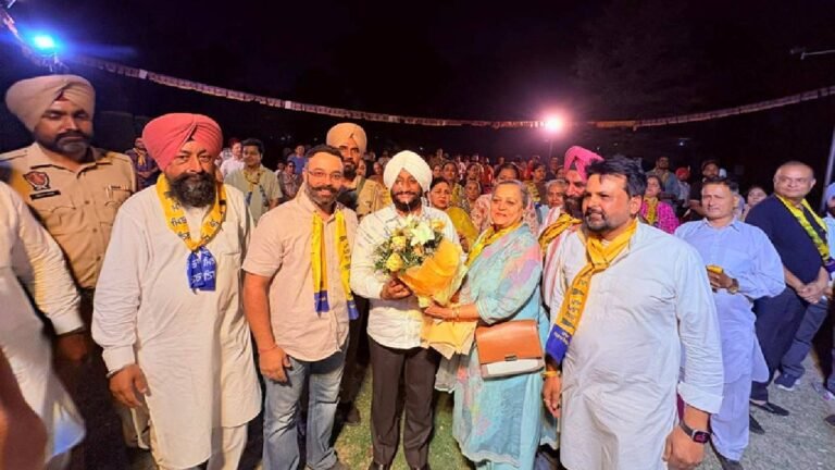 MLA Kulwant Singh Participates in ‘Aap Di Sarkar, Aap Da MC’ Campaign in Ward 10