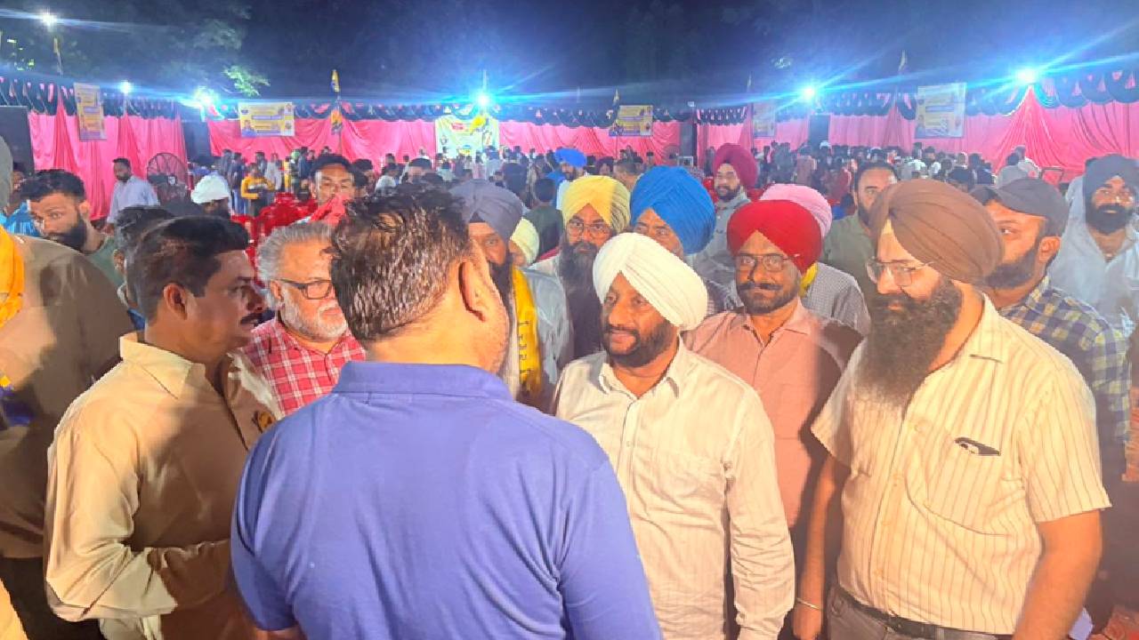 MLA Kulwant Singh interacting with residents during an election campaign in support of Bibi Arvinder Kaur in Ward 5, Mohali.