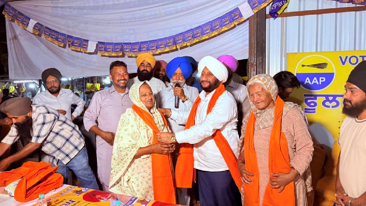 MLA Kulwant Singh meeting residents during an election campaign in support of Fulraj Singh in Ward 44, Mohali.