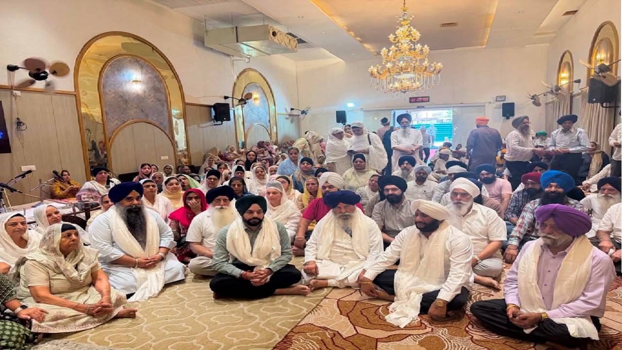 MLA Kulwant Singh at Gurdwara Akal Ashram Sohana receiving blessings and participating in the farewell ceremony for Bhai Davinder Singh Ji Khalsa's international Gurmat Prachar tour
