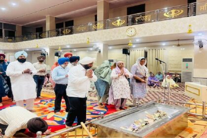 MLA Kulwant Singh attending a Kirtan Darbar at Gurdwara Sahib Sector 71 Mohali and congratulating S. Bachchan Singh Boparai on his Municipal Corporation election victory.
